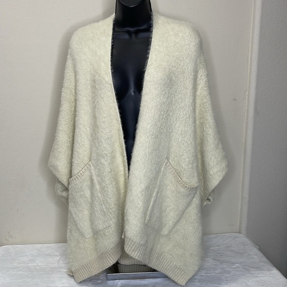 Look by M Sweaters - Look by M Everyday Cape Cardigan Shawl Cape Soft Casual Cream